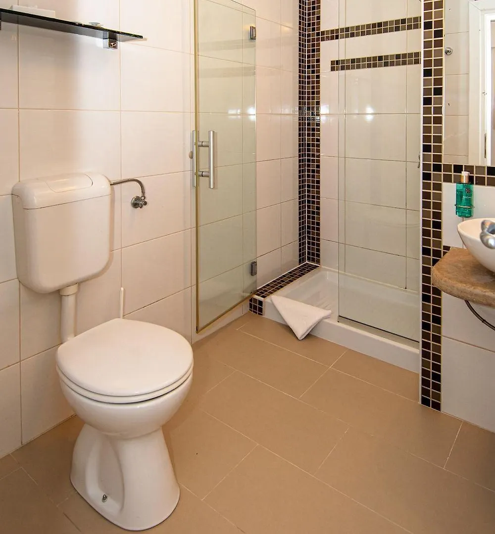 Atemberaubendes Apartment Direkt An Der Blauen, Kristallklaren Adria In Rovinj 0*,