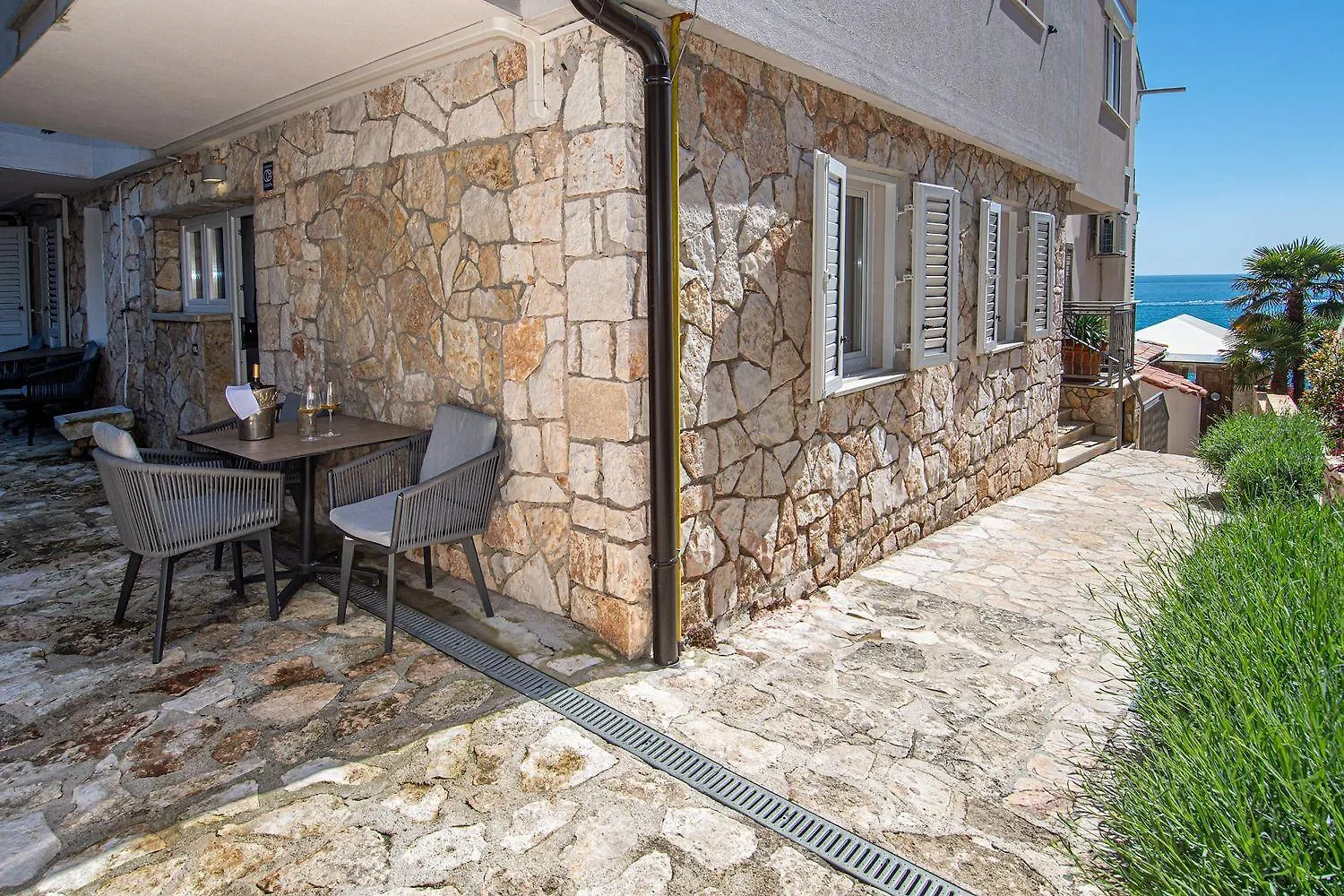 Atemberaubendes Apartment Direkt An Der Blauen, Kristallklaren Adria In Rovinj Croatia